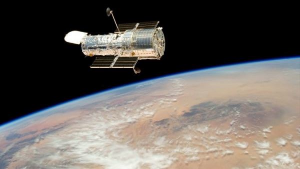 <br />
				Астрономическая революция: 32 года назад запущен первый орбитальный телескоп "Хаббл"	