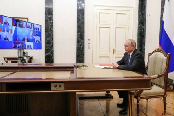 Путин обсудил с Совбезом безопасность России на южном направлении